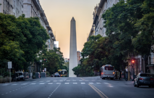 Sur la route incertaine de l’économie argentine : Les défis d’une dollarisation sans réserves