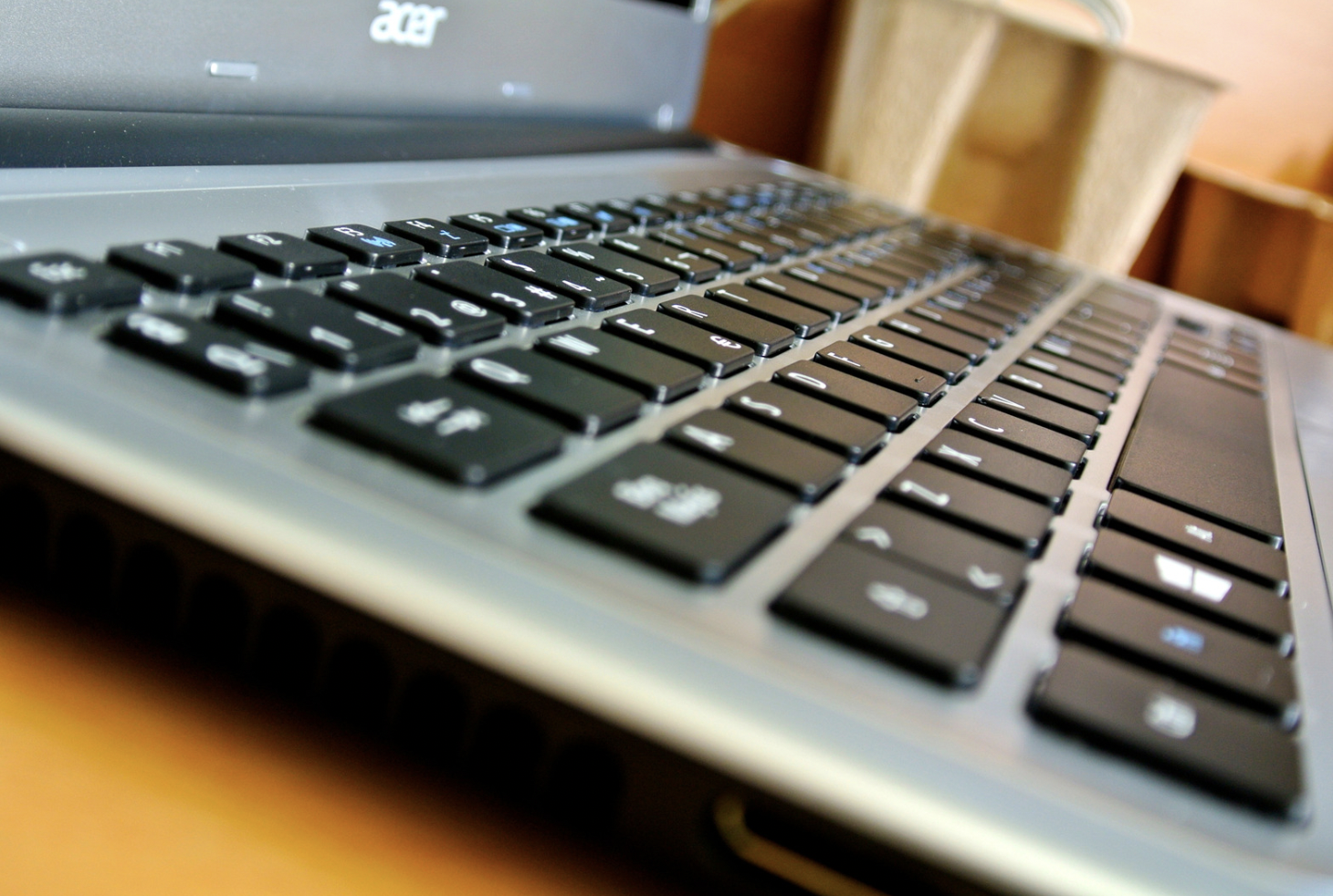 Acer dévoile le Nitro V 16, le premier ordinateur portable de jeu équipé du processeur AMD Ryzen 8040